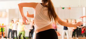 Zumba – tai šokio judesių, nuotaikingos muzikos ir fitneso sintezė norintiems greitai, smagiai ir efektyviai pagerinti fizinę formą. Sporto klubas OAZIS Šilutė